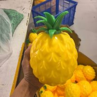 Jouets Squishy Géants en Forme de Légumes (Maïs, Carotte, Concombre, Raisin, Fruit) pour le Soulagement du Stress - Vente en Gros