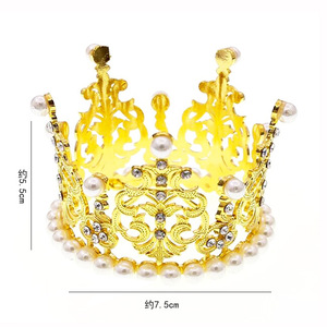 Mini Tiara per Torta 3"*2.2" in Oro con Cristalli e Perle, Corona Vintage per Torte Nuziali, Compleanni e Baby Shower - Product Image 6