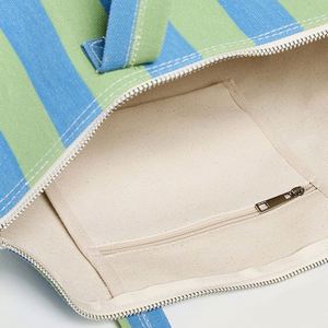 กระเป๋าผ้าแคนวาสลายทางขนาดใหญ่ ปรับแต่งได้ พร้อมซิป สกรีนโลโก้เองได้ ใช้ซ้ำได้ กระเป๋าถือสำหรับเดินทาง กระเป๋าถือสตรี กระเป๋าโท้ทผ้าฝ้าย สำหรับฤดูร้อนและฤดูใบไม้ร่วง - Product Image 4