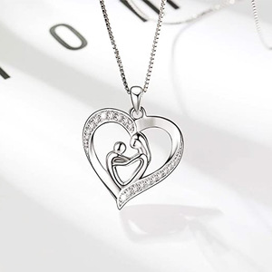 Collana con Ciondolo a Cuore Creativo Madre e Figlio per Donne, Design Abbraccio, Catena per Clavicola, Accessorio Quotidiano Significativo - Product Image 2