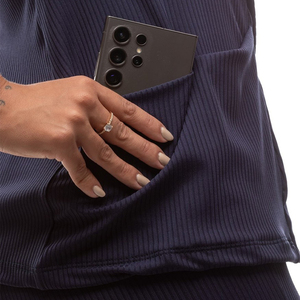 Ensemble de blouses d'infirmière grande taille Yuhong pour femme, de bonne qualité, vente en gros, haut à manches courtes et col en V uni, pantalon conçu pour les médecins - Product Image 5