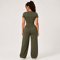 Ensemble deux pièces tricoté vert uni pour femme 2026 : T-shirt à manches courtes coupe ajustée et sweat-shirt court à col rond