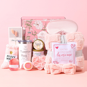 Cesto Regalo Premium per il Relax e la Cura Personale, Ideale per l'Apprezzamento dei Dipendenti Femminili - Product Image 1