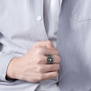 แหวนหัวกะโหลกสไตล์เรโทรพังก์สำหรับผู้ชาย เหล็กสีดำ เครื่องประดับนิ้วชี้ ของขวัญ - Product Image 4