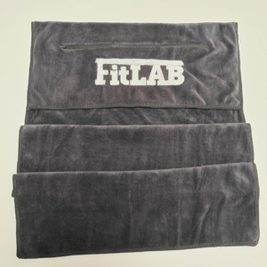 Toalla deportiva 100% microfibra, absorbente de sudor, con capucha, bolsillo con cremallera, logotipo bordado personalizado, imán, toalla deportiva para fitness. - Product Image 2