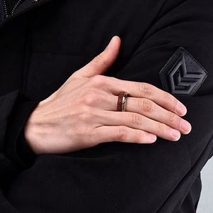 다마스커스 스틸 8mm 반지 황금 카바이드 캠버 센터 Bubinga 나무 반지 - Product Image 5