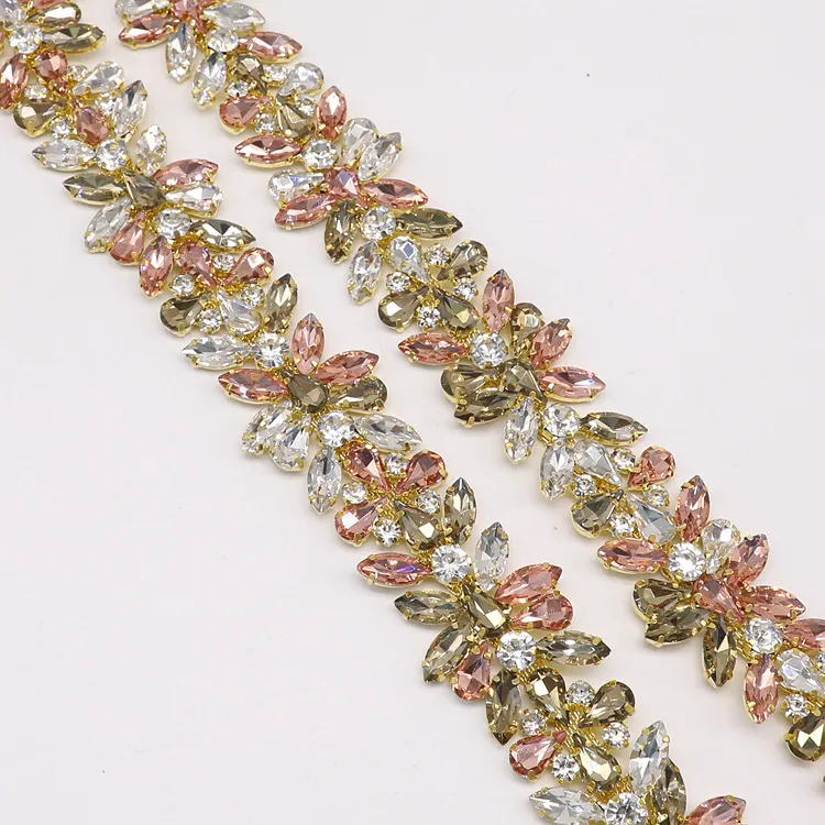 High Quality Fashion Glitter Gold Embellishment Crystal Applique Bridal Glass Flower Pattern Chain Rhinestone Trims