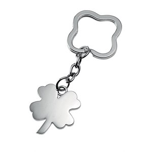 Portachiavi a Moschettone in Lega a Forma di Quadrifoglio, Portachiavi Leggero e alla Moda con Logo Personalizzato, Stile Cartone Animato, Realizzato in Lega di Zinco - Product Image 1