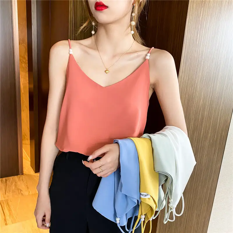 Wholesale Spaghetti Strap Top Women Halter V Neck Basic Cami Sleeveless Satin Silk Tank Tops Women'S Summer Fashion Camisole