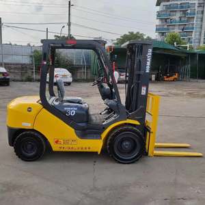 Chariot élévateur diesel Komatsu d'occasion de 3 tonnes FD30-17, mât à deux étages, levage de 4,5 m, transmission intégrale 4x4, moteur japonais, faible consommation, haute efficacité - Product Image 4