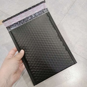 Tùy Chỉnh In Bao Bì Phong Bì Vận Chuyển Túi <span class=keywords><strong>Poly</strong></span> Bong Bóng Bưu Phẩm Với Logo Vàng - Product Image 4