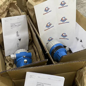 Capteur de pression absolue et manométrique Endress Hauser Cerabar PMC51 avec sortie 4-20 mA et précision de 0,1 % pour l'industrie pétrolière, gazière et chimique - Product Image 1
