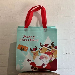 Bolsa de Regalo Navideña de Tela No Tejida Laminada de 30x30x15cm con Impresión por Transferencia de Calor y Logotipo Personalizado - Product Image 2