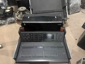 <span class=keywords><strong>Console</strong></span> de mixage audio numérique <span class=keywords><strong>Midas</strong></span> <span class=keywords><strong>M32</strong></span> 32 canaux d'occasion, contrôleur DJ avec <span class=keywords><strong>console</strong></span> métallique et connectivité USB pour studio et spectacles en direct - Product Image 6