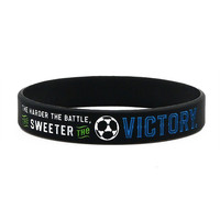 Bracelets de football personnalisés en gros, grande élasticité, étanches, pour adultes, en silicone, bracelets de sport en caoutchouc pour le football