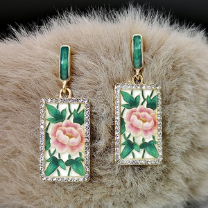 Orecchini Smaltati a Forma di Rosa con Foglia Verde, Design Floreale, Accessori di Moda per Donne - Product Image 6
