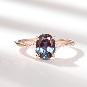 Anillo de Plata de Ley 925 con Baño de Oro Rosa y Circonita Cúbica Ovalada, Anillo de Joyería con Alejandrita - Product Image 1