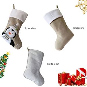 Offre Spéciale – Ensemble de Décorations de Noël Personnalisées en Bois Gris de Luxe (Renne, Bonhomme de Neige, Père Noël) – Cadeau de Noël en Gros pour Chaussettes de Noël - Product Image 2