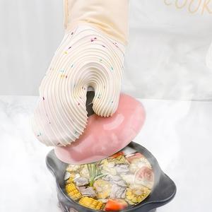 Maniques de four en silicone imperméables de style nordique avec tapis de cuisson et pinceaux à pâtisserie pour la cuisson à haute température en cuisine - Product Image 4