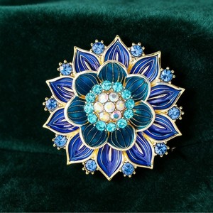 Luxury Lotus Brooch with Colourful Rhinestone Drilled Design Gold Plated Alloy High Quality Women's <b>Wedding</b> Brooch <b>Accessories</b> - Product Image 5