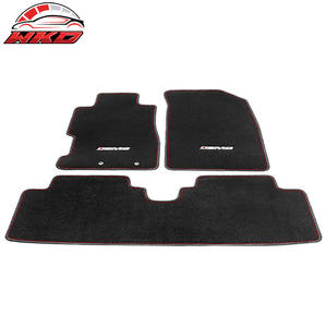 พรมปูพื้นสำหรับฮอนด้า ซีวิค 4 ประตู 01-05 3 ชิ้น พร้อมโลโก้ EM2 และเย็บด้ายสีแดง กำมะหยี่สีดำ - Product Image 3