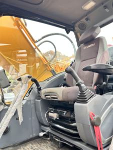 Excavatrice sur chenilles d'occasion Hyundai220lc-9s de bonne qualité bon prix d'excavatrice d'occasion de 22 tonnes en vente - Product Image 6