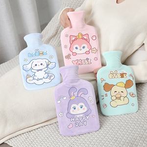 Mignon sac de bouteille d'eau chaude en peluche de 1000ml 350ml pour filles Mini chauffe-mains en caoutchouc avec remplissage d'eau chaude Gag - Product Image 2