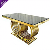 Meubles de salle à manger pour mariage très demandés, tables de luxe en acier inoxydable avec pieds dorés et décoration en verre pour événements et fêtes