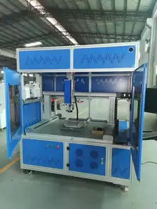 เครื่องตัดเลเซอร์ไฟเบอร์ CNC ความแม่นยําขนาด 600x600 MAX แบบปิดเต็มรูปแบบสําหรับการตัดแม่เหล็ก