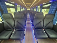 Autobús Híbrido de Lujo Bonluck JXK6130 de 53 Asientos y Tres Ejes, Modelo de Exportación, Nuevo, Dos Unidades en Stock, Ahora en Oferta con Descuento