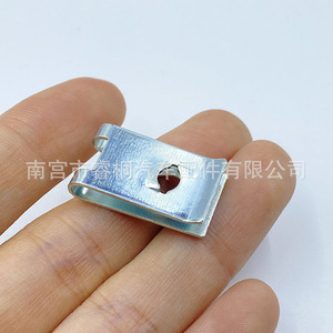 Clip de fixation de plaque d'immatriculation de voiture Shuangxuan 23x13mm, écrou à ressort autotaraudeur en acier, clip métallique pour fixation automobile - Product Image 4
