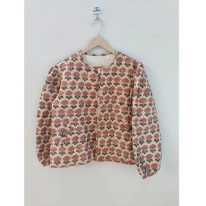 แจ็กเก็ตผ้านวมสำหรับผู้หญิงทำจากผ้าฝ้ายทำมือสไตล์โบฮีเมียนขายดีจากทั่วโลก - Product Image 1