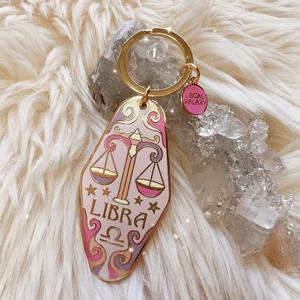 Gran oferta, nuevo llavero <span class=keywords><strong>de</strong></span> Hotel esmaltado <span class=keywords><strong>de</strong></span> Metal del zodiaco, llavero <span class=keywords><strong>de</strong></span> Metal <span class=keywords><strong>de</strong></span> Motel esmaltado <span class=keywords><strong>de</strong></span> aleación - Product Image 4