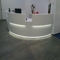 Meilleure vente, design incurvé, comptoir beige, bureau de réception circulaire, hall d'entrée, marbre artificiel, devant, bureau de réception de luxe