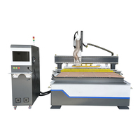 Centre de traitement CNC à commande numérique avec ATC linéaire 1325 pour le travail du bois, la découpe du MDF et du contreplaqué, certifié CE