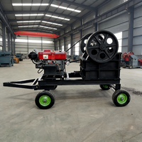 Concasseur à mâchoires mobile compact PE200X300 populaire avec convoyeur d'alimentation, moteur, roulement et engrenage - Haute productivité, moteur AC, capacité max. 6 t/h