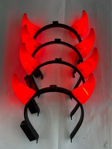 Serre-tête personnalisé phosphorescent avec cornes de diable rouges lumineuses à LED pour Halloween, fêtes, concerts, bars et Noël - Product Image 6