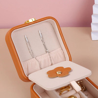 Boîtes de rangement de bijoux double couche pour boucles d'oreilles et colliers Boîte de rangement de bijoux de voyage en cuir Pu