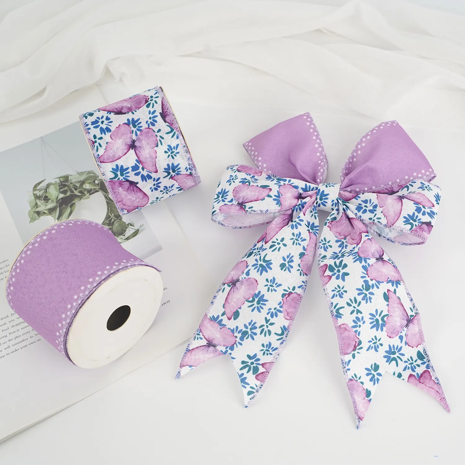 Großhandel individuell lila Blume Schmetterling Geschenkverpackung verdrahtet Randband für Party DIY Handwerk Frühjahr-Kräuel Bogen-Dekoration