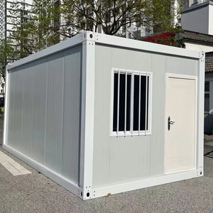 Chantier de construction moderne assemblant des structures de 20 et 40 pieds, des maisons préfabriquées en panneaux sandwich. - Product Image 2