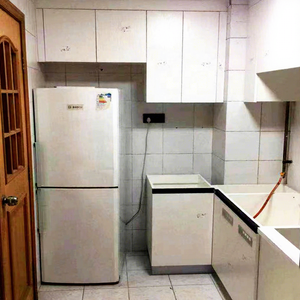 Proyecto de construcción de mejoras para el hogar Cocina modular moderna MDF Armarios y muebles de cocina de chapa de madera personalizados - Product Image 1