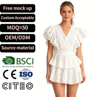 Robe mini à volants et col en V brodée d'œillets blancs, taille smockée, pour femme, décontractée, pour les vacances d'été