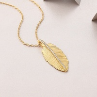 Collier en argent sterling S925 plaqué or 18 carats avec pendentif en forme de feuille, cadeau classique pour femmes, collier en moissanite à coupe ronde