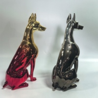 Sculpture de chien Doberman peinte à la main, art moderne, 30 cm, décoration d'entrée de villa de luxe, décoration animale en résine haut de gamme