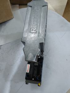 4WRPEH Rexroth صمام اتجاهي نسبي 4WRPEH6C3B12L-3X/<span class=keywords><strong>M</strong></span>/24A1 - Product Image 2