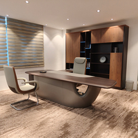 Bureau de direction moderne de luxe haut de gamme en forme de L avec panneau en bois, taille personnalisable et armoire assortie