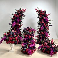 Arche de fleurs artificielles élégante pour mariage, rangée florale pour toile de fond de mariage en extérieur et décoration d'événements sur scène