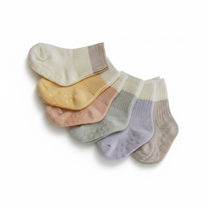 Chaussettes antidérapantes en tricot Daisy pour bébé, tout-petit et enfant, à porter en été avec tissu en maille - Product Image 2