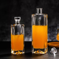 Vente en gros personnalisé 100ml 200ml 500ml 1000ml carré vin vodka whisky liqueur verre bouteille de brandy avec bouchons