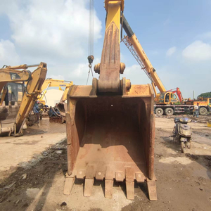 Excavatrice sur chenilles Komatsu PC450-7 d'occasion presque neuve, capacité de la benne de 2,1 m, poids opérationnel de 45 tonnes, vente de moteur et d'engrenages - Product Image 6